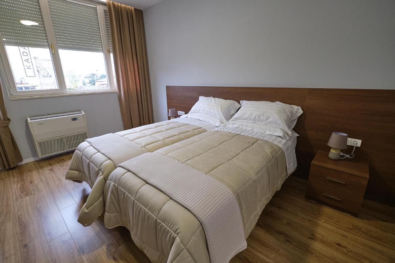 In Center Hotel Tirana Exterior photo