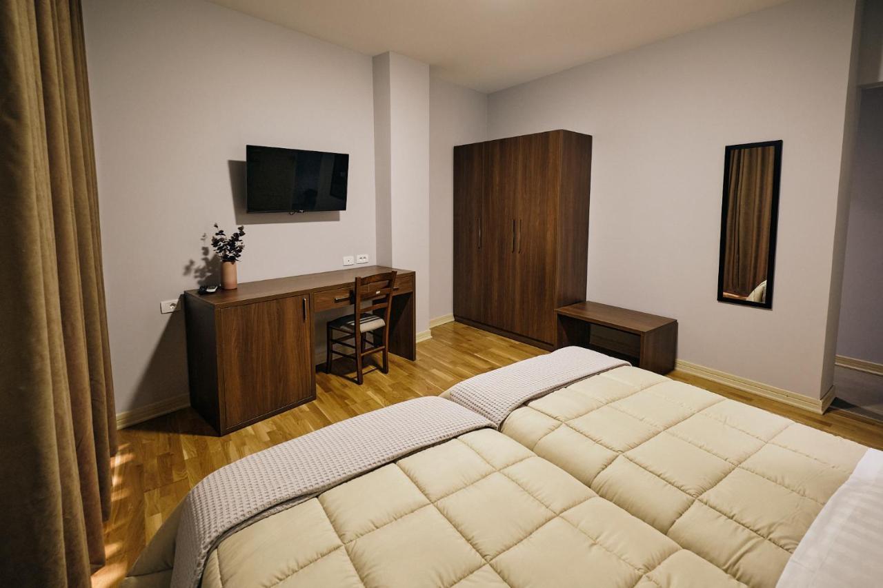 In Center Hotel Tirana Exterior photo